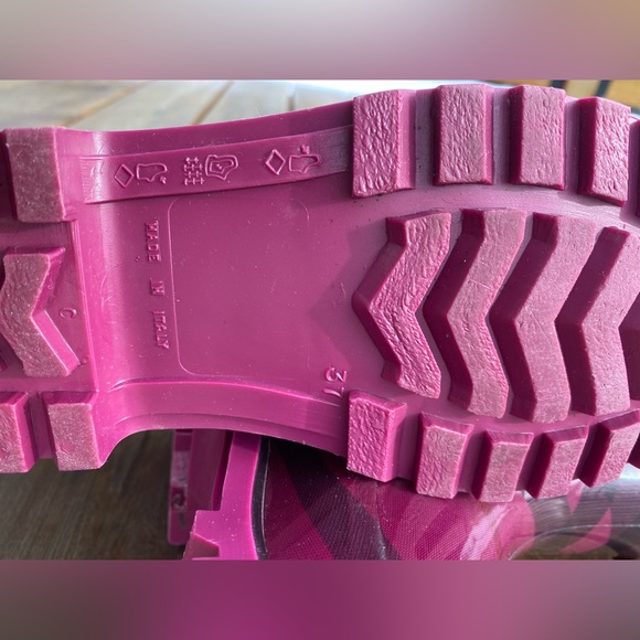 NWOT Burberry Rain Boots, Raspberry Check! Pristine! Never worn outside! 37,US 7 - Picture 3 of 8